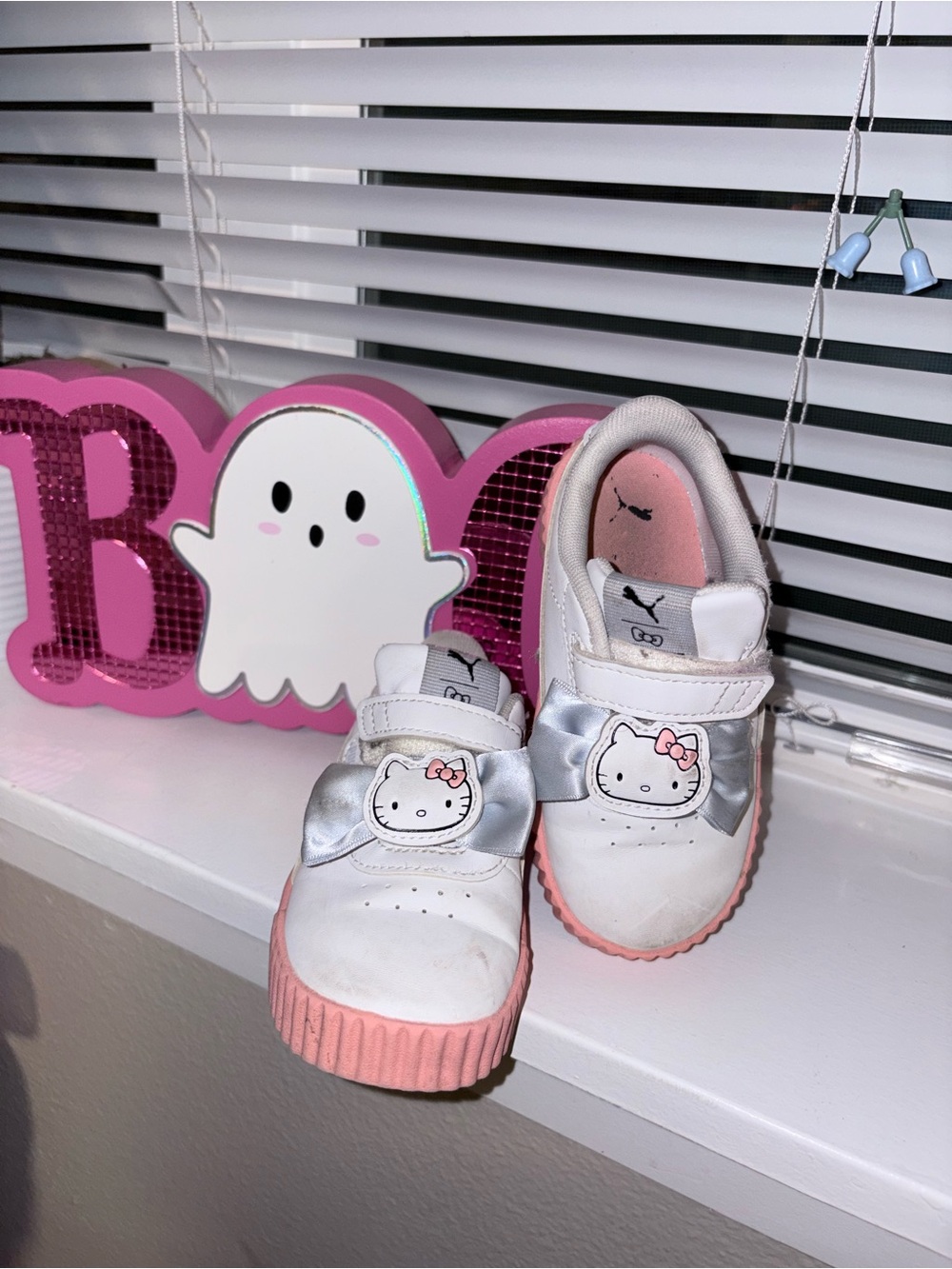 Puma Kids White and Pink Hello Kitty Bow Sneakers